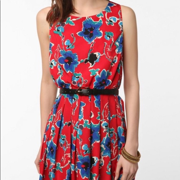 Anthropologie Red Floral Lace Up Back Pleate Dress - Picture 6 of 11